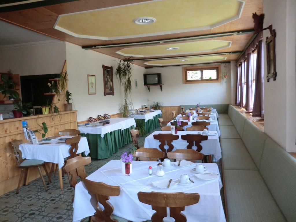 Weisses Roessl Werfen Hotel Екстериор снимка